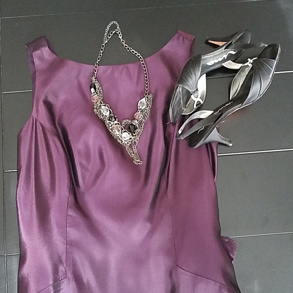 Sleeveless Purple dress - Picture 2 of 7